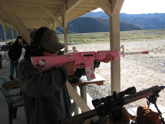 hellokittyrifle.jpeg